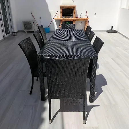 Luxury New Flat With Pool Lejlighed