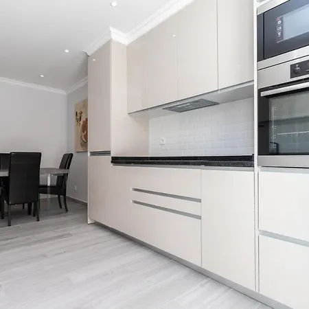 Luxury New Flat With Pool * Ferreiras